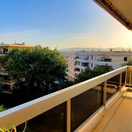Superbe Climatise Proche Plages, Grande Terrasse Et Parking Prive * Antibes