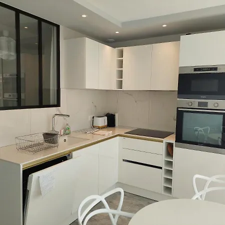 Apartmán Superbe Climatise Proche Plages, Grande Terrasse Et Parking Prive *