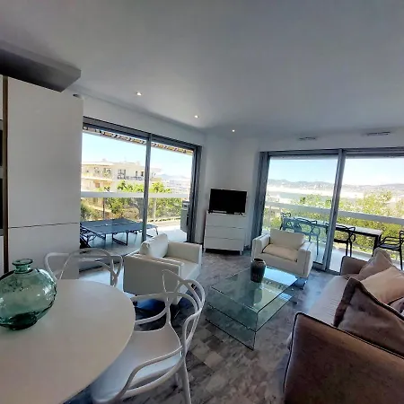 Apartmán Superbe Climatise Proche Plages, Grande Terrasse Et Parking Prive Antibes